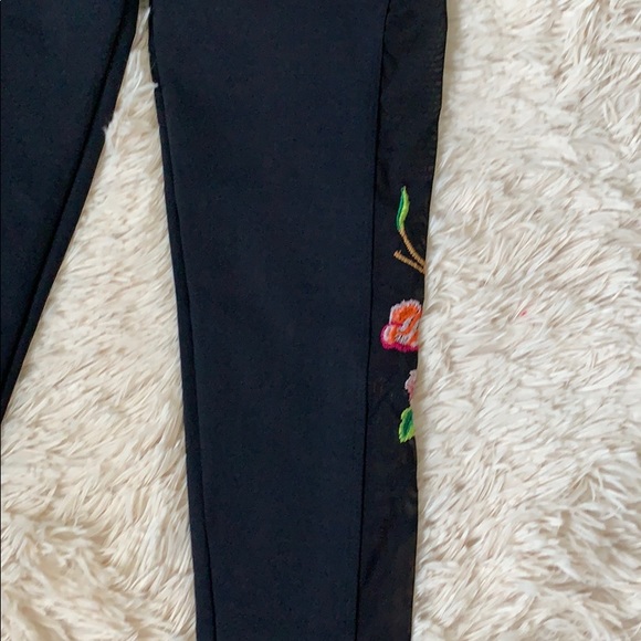 Athleisure- High Waist Floral Mesh Leggings - Picture 3 of 4